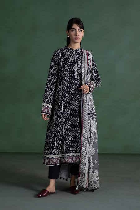 Spphire-Unstitch-lawn printed 3piece