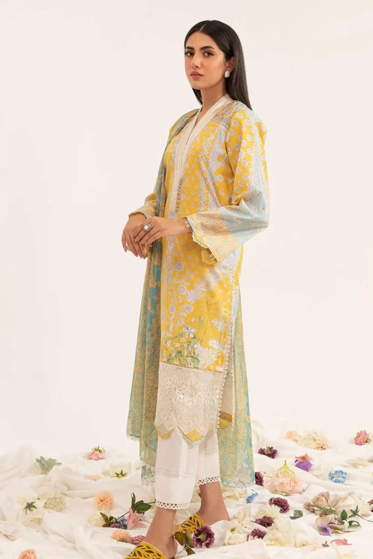 Asifa and Nabeel - Leia Embroidered 3 piece