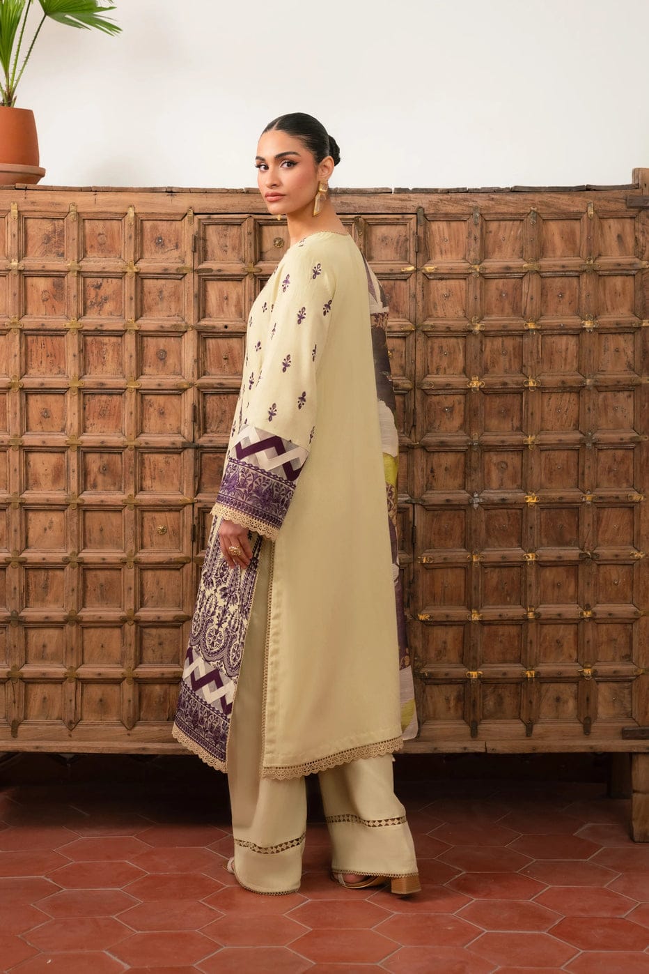 Beyond East UnStitch Embroidered Karandi 3 piece