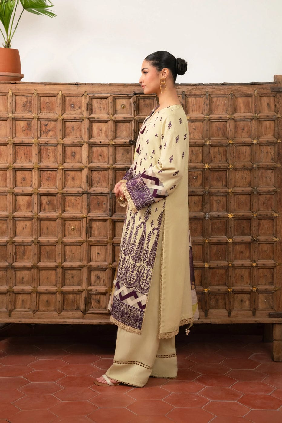 Beyond East UnStitch Embroidered Karandi 3 piece