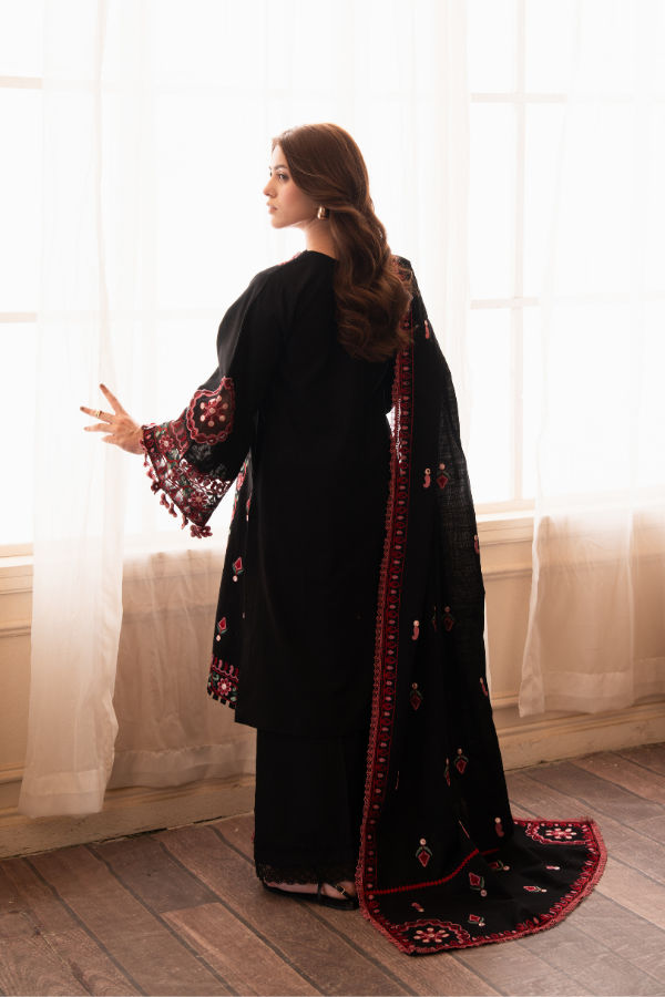 Tanabana fabrics-3 Piece - Embroidered Khaddar - V7 - 03